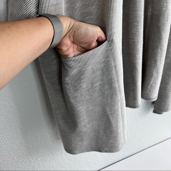 DONNI. Open front Gray Sweater Coat Size Unique - Picture 9 of 10